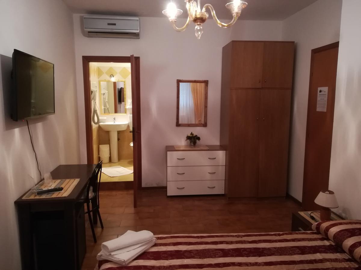 Hotel La Calabrese Isola Di Capo Rizzuto Экстерьер фото