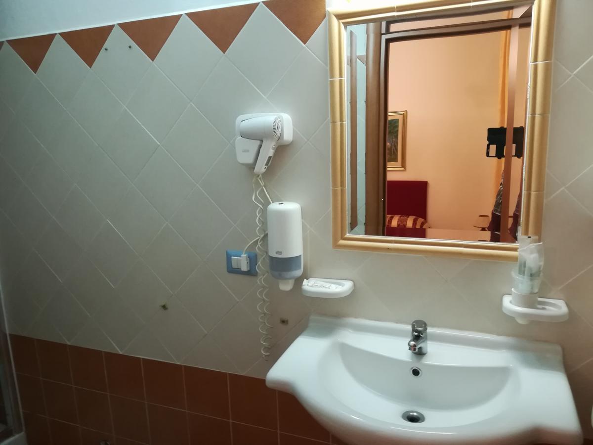 Hotel La Calabrese Isola Di Capo Rizzuto Экстерьер фото