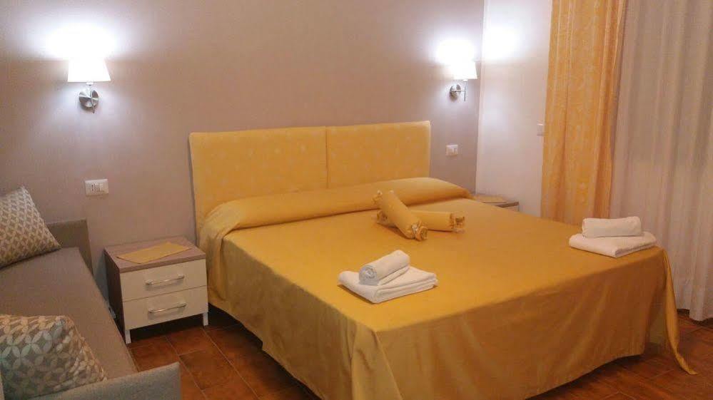 Hotel La Calabrese Isola Di Capo Rizzuto Экстерьер фото